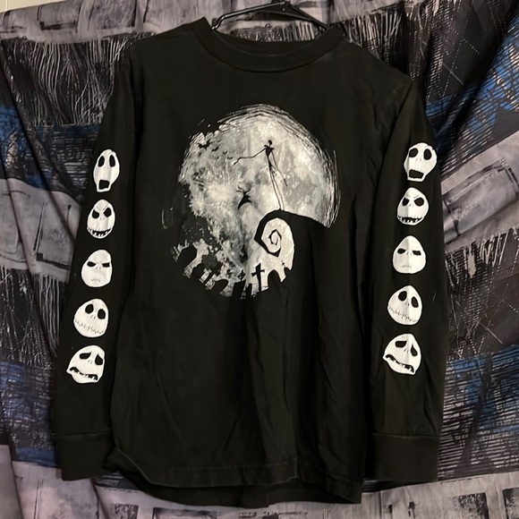 Nightmare before Christmas long sleeve - Picture 1 of 3